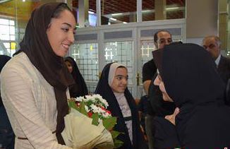 تجلیل از مربیان فنی و حرفه ای مرند در اردوگاه کاردرمانی استان