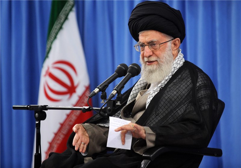 امام خامنه‌ای: بین حرکات وحشیانه و اعتراضات مردم باید تفکیک قائل شد