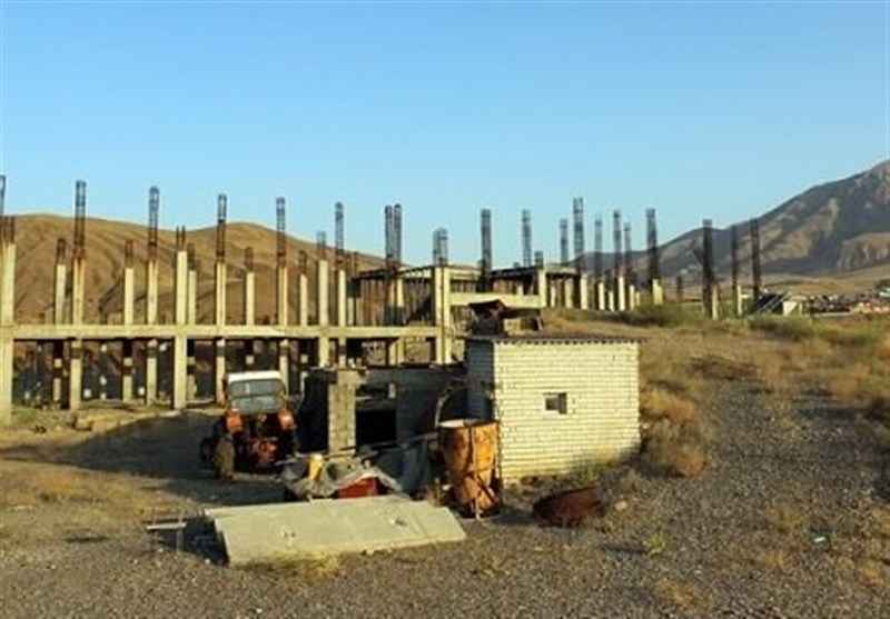 ورزشگاه نیمه کاره مرند با هزاران وعده تحقق نیافته