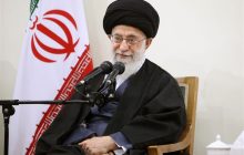امام خامنه‌ای:کارگران در حوادث انقلاب و دفاع مقدس با بصیرت در صحنه بودند