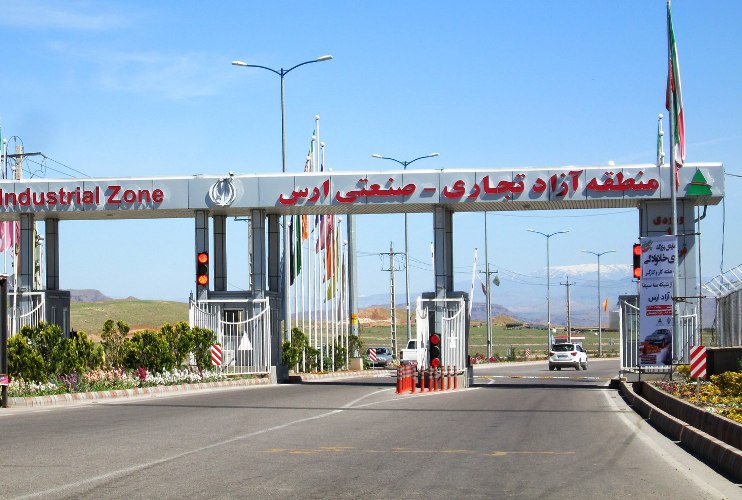 در ایام نوروز تردد ۴۷ هزار و ۵۰۰ مسافر ایرانی و خارجی از مرز جلفا /۳۳ هزار ایرانی از نوردوز به ارمنستان سفر کردند
