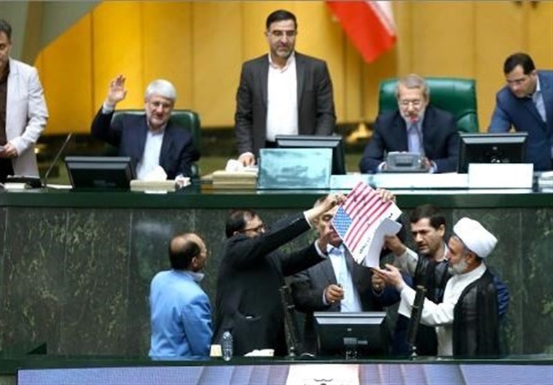 آمریکا از برجام خارج شد؛ ایران آتش زد