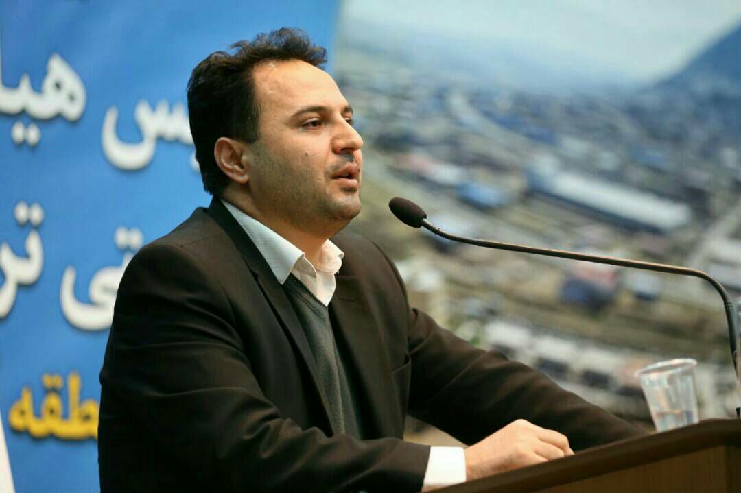 واکنش نماینده مرند و جلفا به منتقدین استیضاح ظریف: سئوال از وزیر حق نمایندگان است