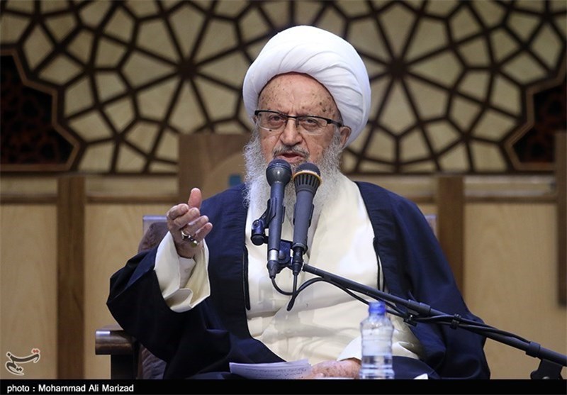آیت‌‌الله مکارم‌ شیرازی: نمی‌شود ۴-۵ هزار ماشین خودسرانه و بدون هماهنگی و رانت وارد کشور شود؛ اگر مقابل این افراد کوتاه بیاییم هیچ مشکلی حل نمی‌شود