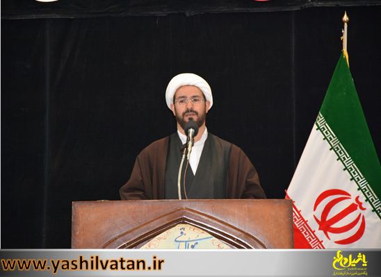 شعر مداح باید ستون کاخ دشمن را به لرزده دربیاورد