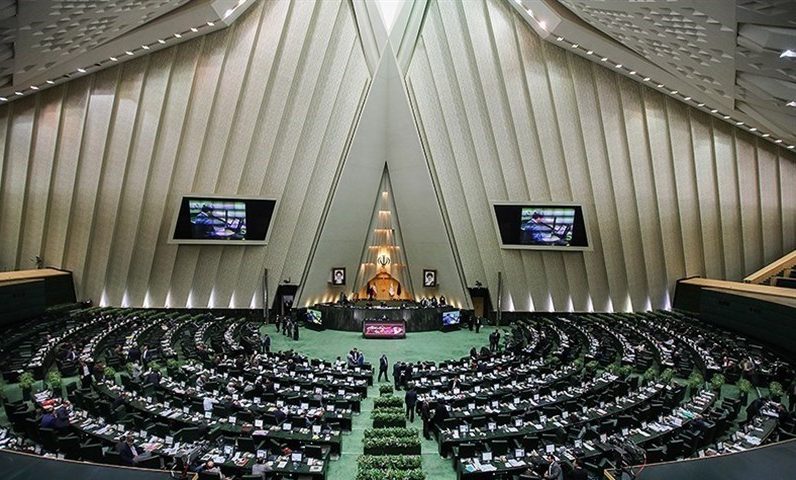 امروز؛جلسه غیر علنی مجلس با جهانگیری درباره مسائل اقتصادی