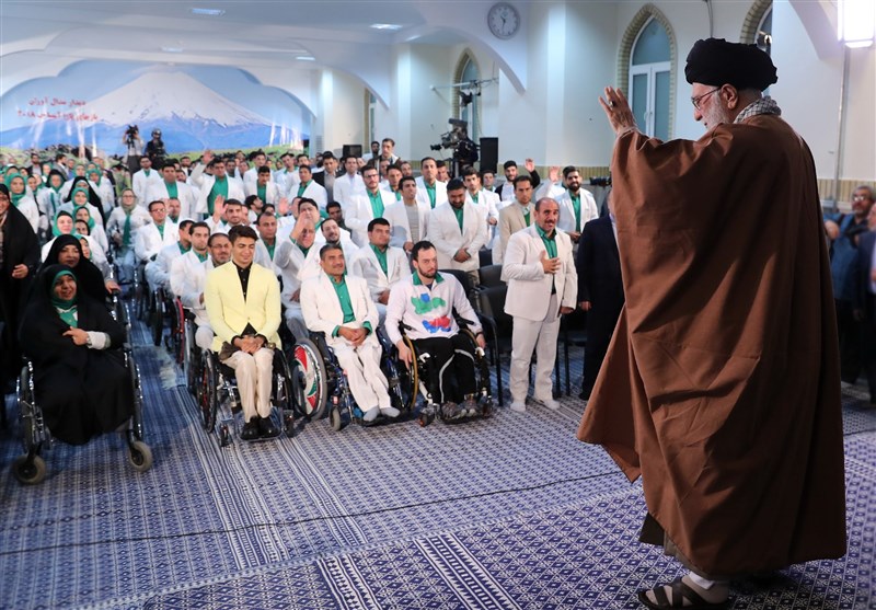 امام‌خامنه‌ای:پرچم‌داری بانوی چادری کاروان ایران قدرت‌نمایی فرهنگی بود