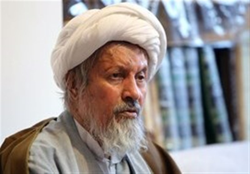 حجت‌الاسلام والمسلمین محمدی‌گلپایگانی از آیت الله مؤمن عیادت کرد
