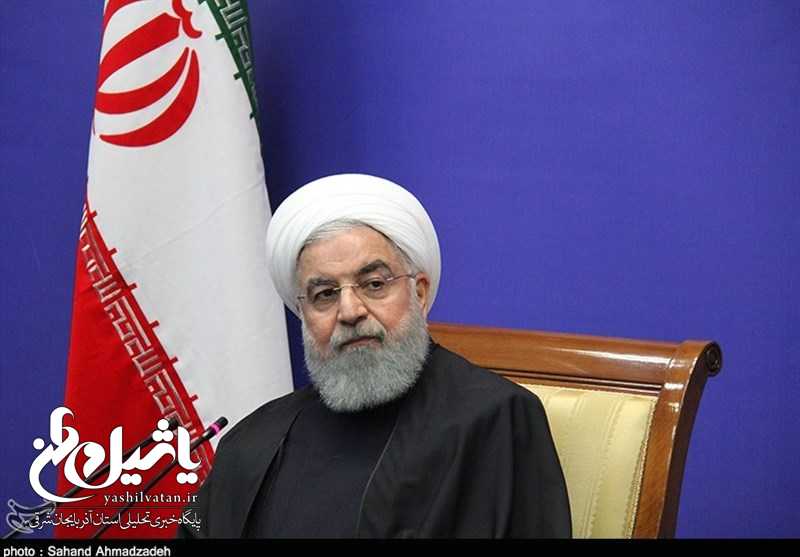 روحانی در بانک مرکزی: از ظریف، همتی و زنگنه تشکر می کنم/ ادغام بانک های نیروهای مسلح بزودی