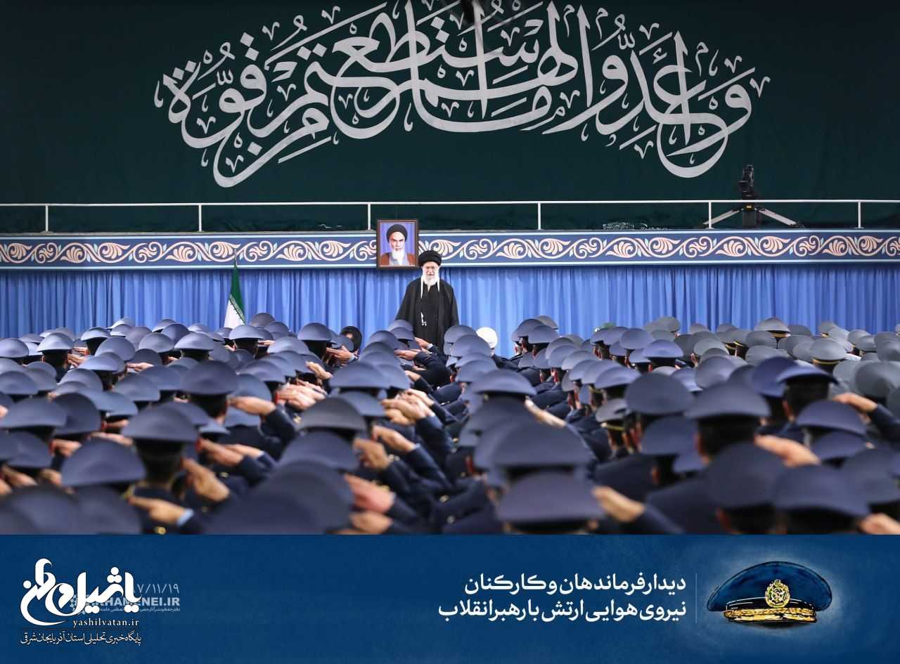 فرماندهان و کارکنان نیروی هوایی با امام خامنه‌ای دیدار کردند