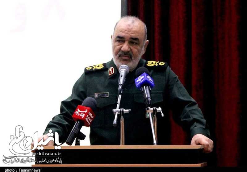 سردار سلامی: قدرت دفاعی ایران روندی پرشتاب اما توقف‌ناپذیر دارد