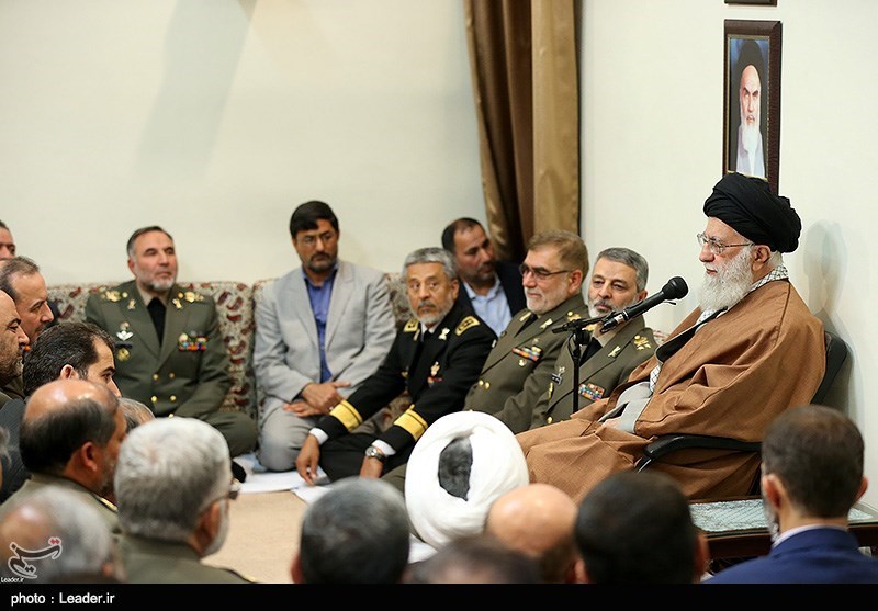 امام خامنه‌ای: ارتش متدین‌تر و کارآمدتر از همیشه است/ دست‌ برادری دادن ارتش و سپاه حرکتی زیبا پس از حرکت زشت آمریکایی‌ها بود
