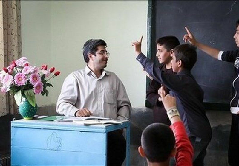 دردسرهای فیش حقوقی اردیبهشت معلمان/چرایی کسر مبالغ میلیونی