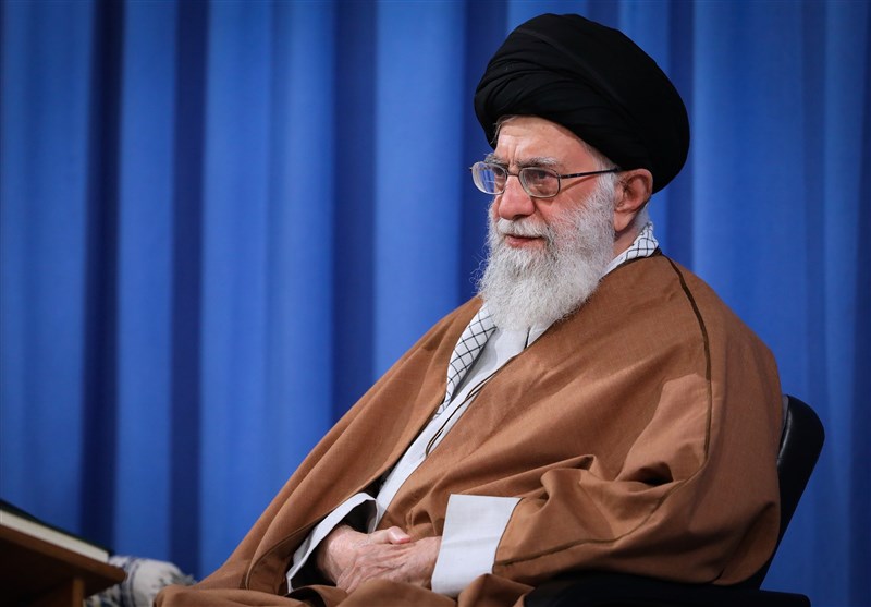 جمعی از طلاب حوزه‌های علمیه با امام خامنه‌ای دیدار کردند