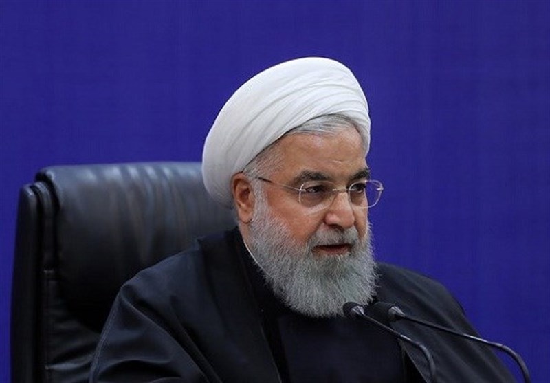 روحانی در دیدار اصحاب فرهنگ و هنر: در برابر زورگویی دشمن هیچ‌گاه تسلیم نخواهیم شد