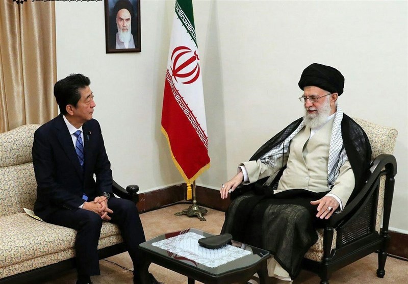 «شینزو آبه» با امام خامنه‌ای دیدار کرد