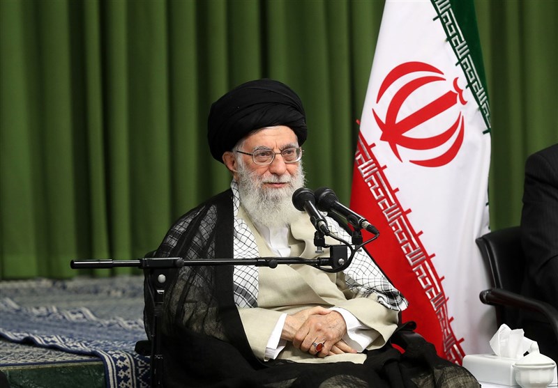 امام خامنه‌ای: مسئولان دقت کنند مشکلات هرچه ممکن است کم شود/ آتش‌زدن کار اشرار است