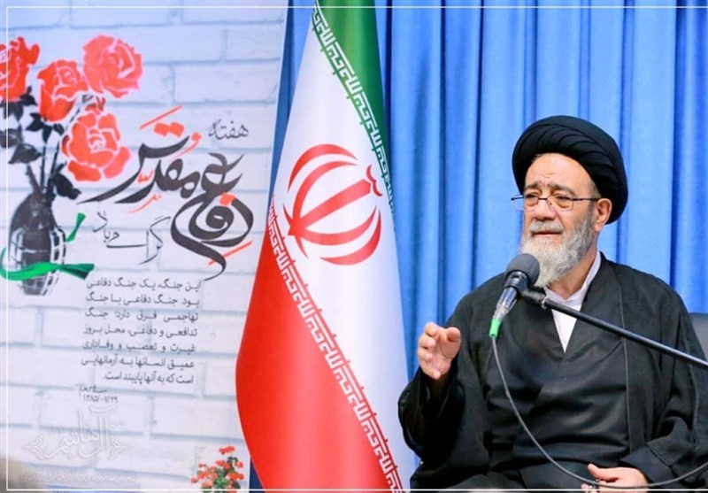 امام جمعه تبریز: تقدیم ۱۰ هزار شهید به نظام و انقلاب از افتخارات خطه آذربایجان است