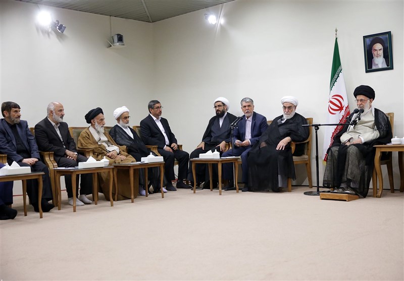 امام خامنه‌ای: تجلیل از بزرگان دین تجلیل از معارف الهی و کاری لازم برای کشور است