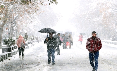هواشناسی ایران ۹۸/۱۰/۰۷| تداوم بارش برف و باران در برخی استان‌ها/ پیش‌بینی ۵ روز نیمه‌ابری برای تهران