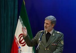 وزیر دفاع: دشمن را در تصمیم گیری غافلگیری می‌کنیم