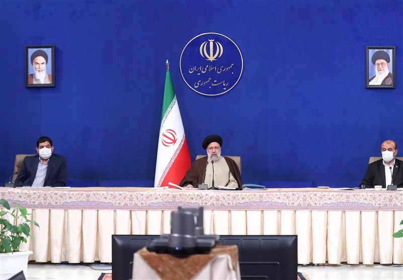 استانداران پیگیر تسهیل مجوزهای صدور ساخت مسکن باشند/ جلوگیری از سوء استفاده سوداگران در توزیع امکانات برای مردم