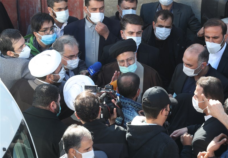 دهمین سفر استانی| حضور رئیس‌جمهور در جمع صمیمی اهالی کوی فلسطین / بازدید رئیسی از بزرگترین واحد نساجی/ قول دولتی ها برای رفع مشکل بیکاری