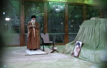 حضور امام خامنه‌ای در مرقد مطهر بنیانگذار انقلاب اسلامی