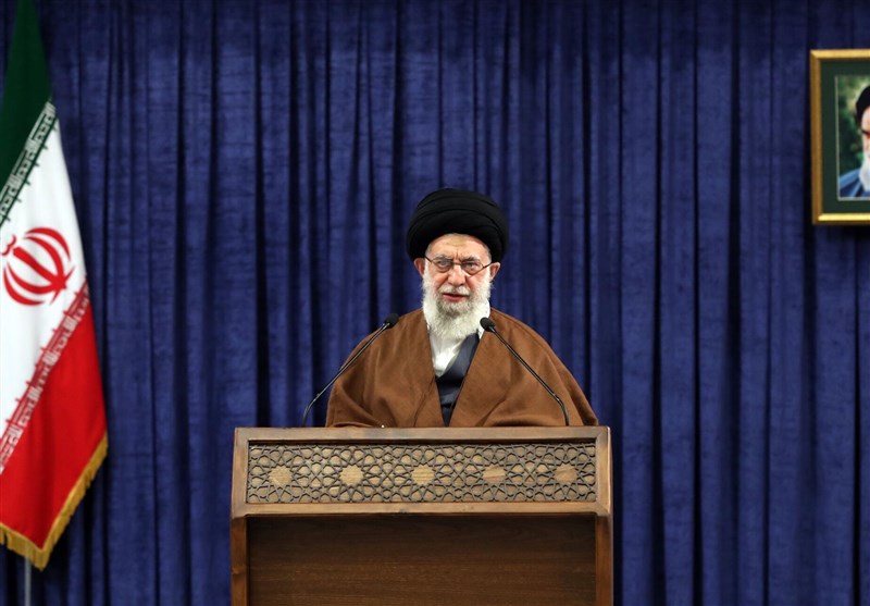 امام خامنه‌ای: دشمن همواره به مراکز موثر در پیشرفت انقلاب تهمت می‌زند و امروز نوبت سپاه است/ کسانی که می‌گویند انقلاب از اهدافش دور شده به انقلاب دلبستگی ندارند/ در مذاکرات برجام سال۹۴ به برخی نکات بنده توجهی نشد