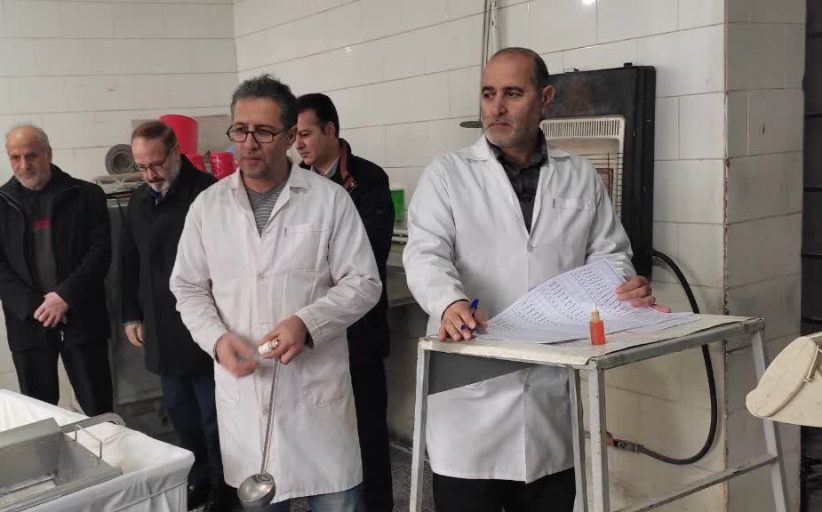 تولیدکنندگان در سختترین شرایط نیز چرخه تولید را متوقف نمیکنند/ مرند سالانه بیش از ۳۰ هزار تن شیر تولید میکند