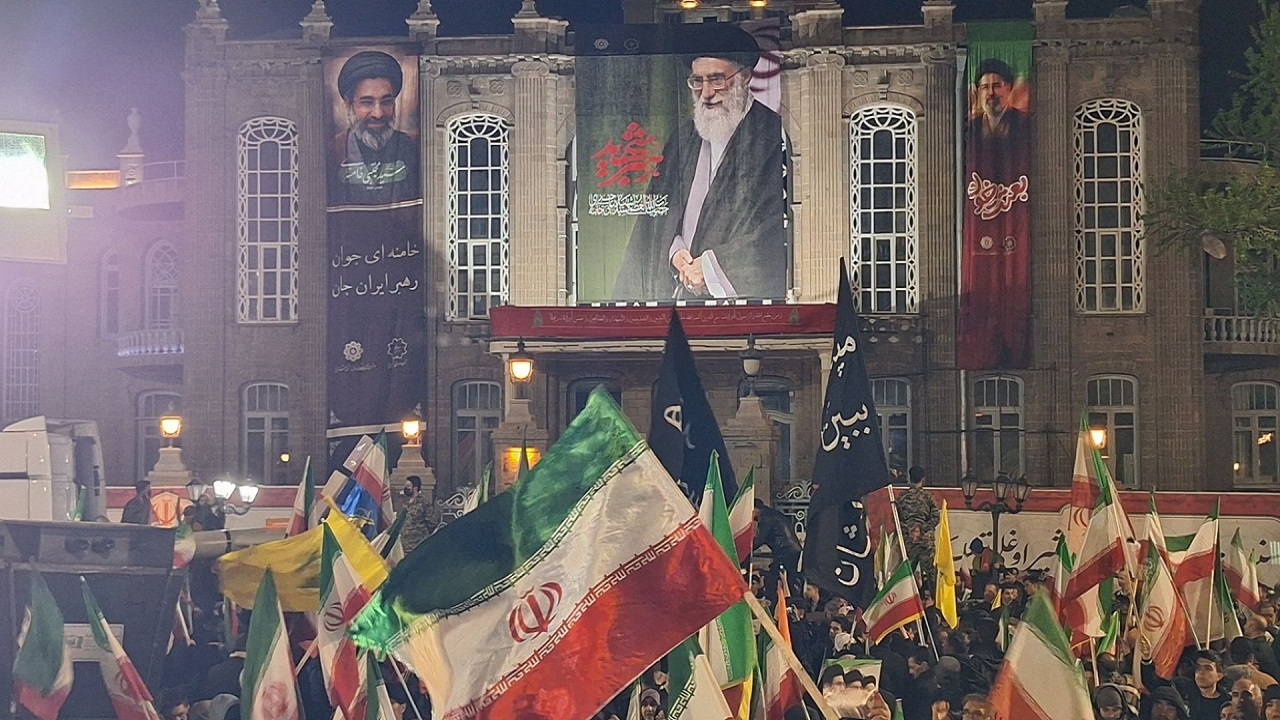مردم آذربایجانشرقی هم چنان در خیابان